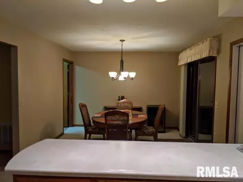 2009 Maple Ave, Macomb, IL 61455 photo 8