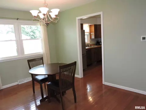 937 Jamie Ln, Macomb, IL 61455 photo 8