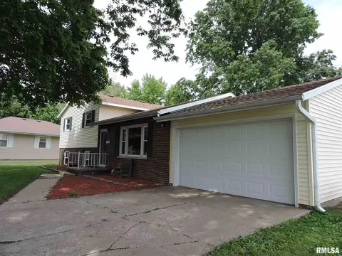 937 Jamie Ln, Macomb, IL 61455 photo 2