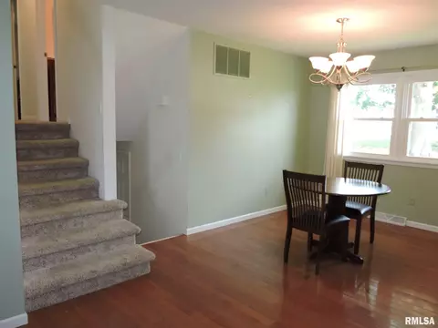 937 Jamie Ln, Macomb, IL 61455 photo 13