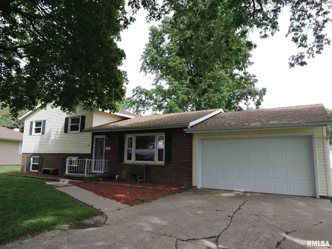 937 Jamie Ln, Macomb, IL 61455 photo 1