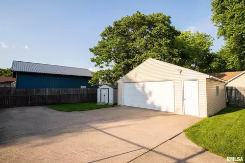 105 E Jackson St, Morton, IL 61550 photo 4