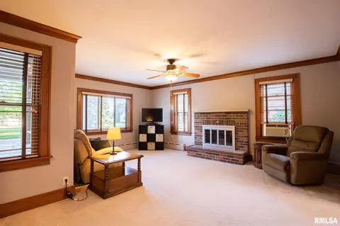 105 E Jackson St, Morton, IL 61550 photo 9