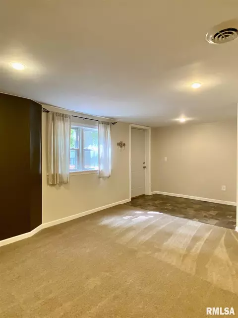 235 E Summit St, Macomb, IL 61455 photo 26