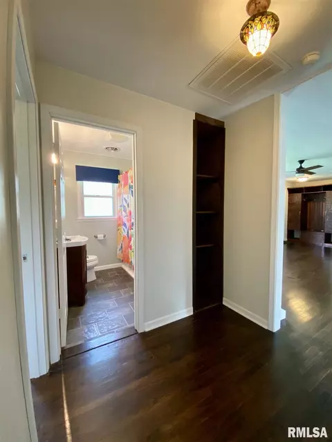 235 E Summit St, Macomb, IL 61455 photo 18