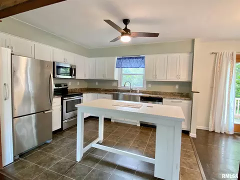 235 E Summit St, Macomb, IL 61455 photo 10