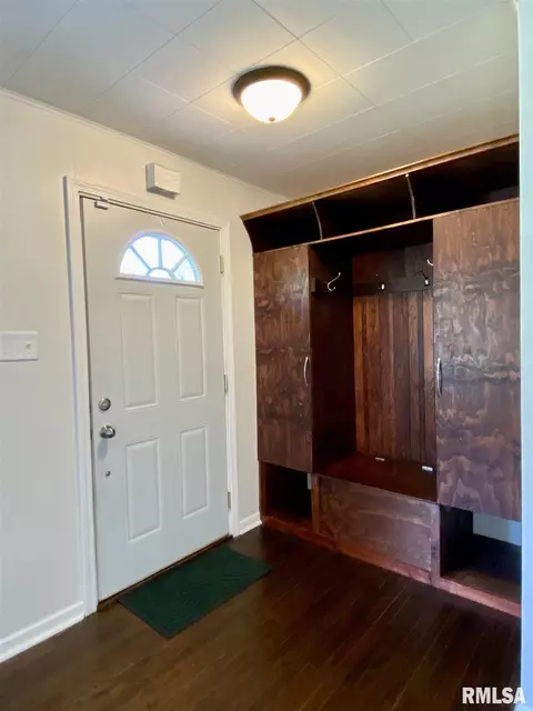 235 E Summit St, Macomb, IL 61455 photo 2