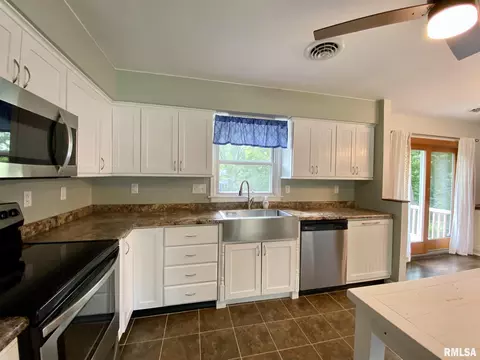 235 E Summit St, Macomb, IL 61455 photo 15