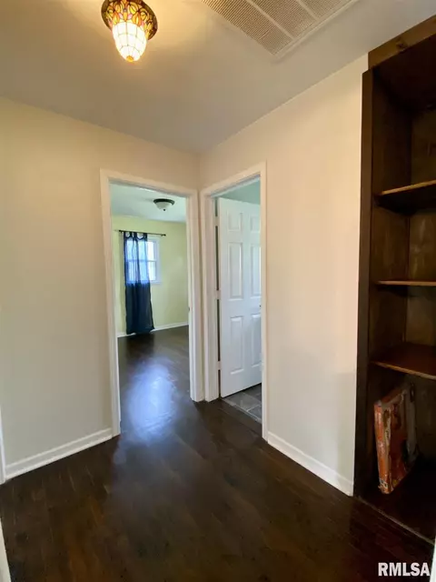 235 E Summit St, Macomb, IL 61455 photo 17