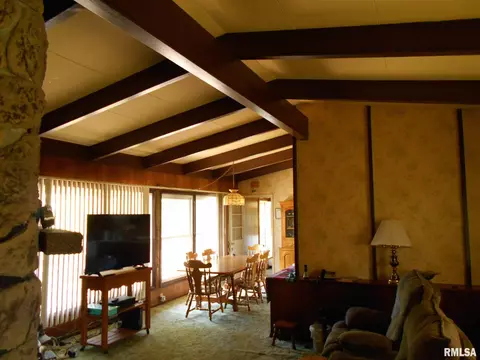80 Wingate Dr, Avon, IL 61415 photo 3