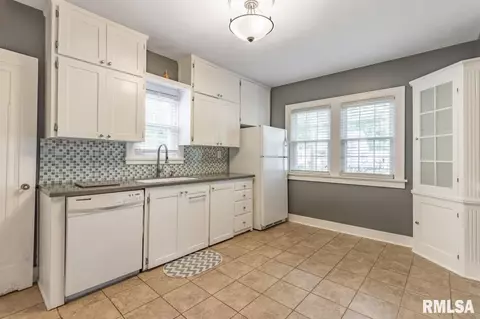 326 Elmhurst Ave, Peoria, IL 61603 photo 11