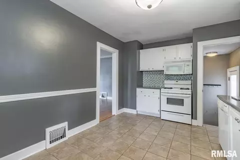 326 Elmhurst Ave, Peoria, IL 61603 photo 16