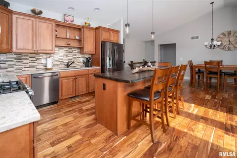 303 Elgin Ave, Washington, IL 61571 photo 9