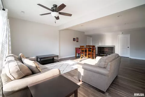 303 Elgin Ave, Washington, IL 61571 photo 32