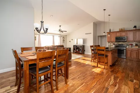 303 Elgin Ave, Washington, IL 61571 photo 7
