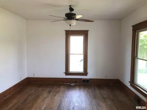 855 Carter St, Fairview, IL 61432 photo 10