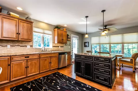 567 Pheasant Trl, Metamora, IL 61548 photo 10