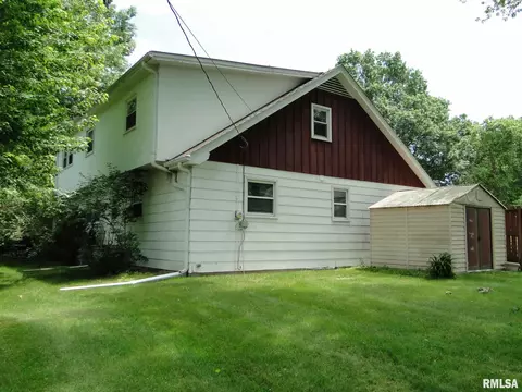 121 Kurlene Dr, Macomb, IL 61455 photo 3