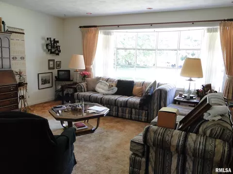 121 Kurlene Dr, Macomb, IL 61455 photo 11