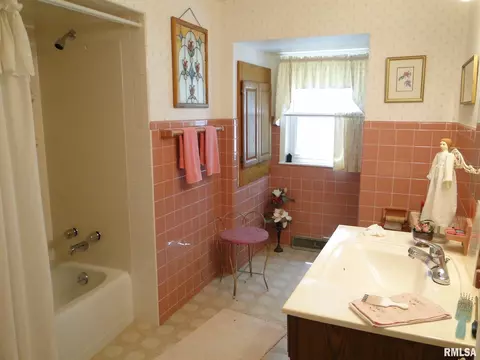 121 Kurlene Dr, Macomb, IL 61455 photo 17