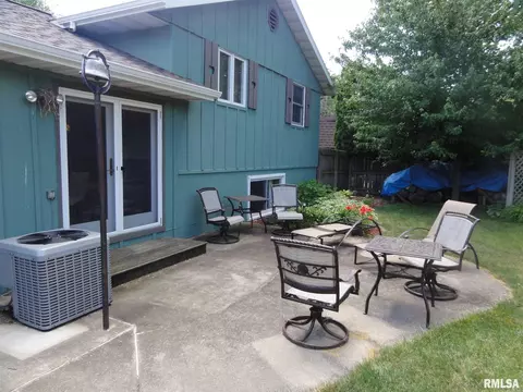 127 N Castle Dr, Dunlap, IL 61525 photo 32