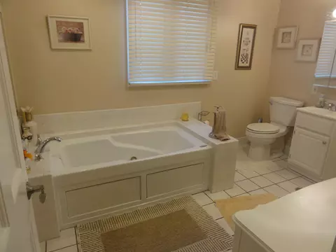 127 N Castle Dr, Dunlap, IL 61525 photo 20