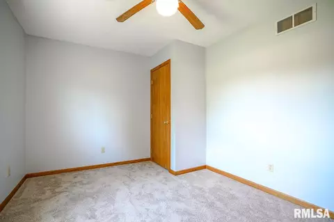 1907 Century Dr, Eureka, IL 61530 photo 24