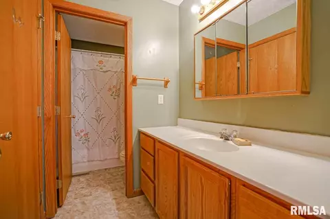 1907 Century Dr, Eureka, IL 61530 photo 27