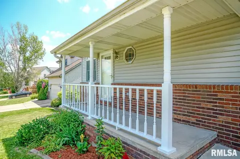 1907 Century Dr, Eureka, IL 61530 photo 3