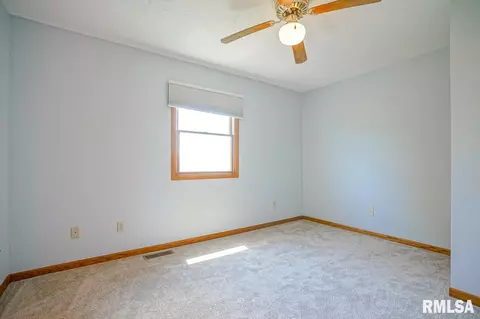 1907 Century Dr, Eureka, IL 61530 photo 23