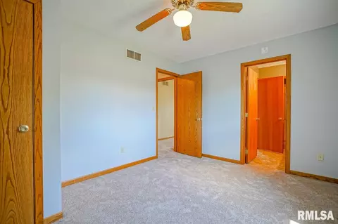 1907 Century Dr, Eureka, IL 61530 photo 25