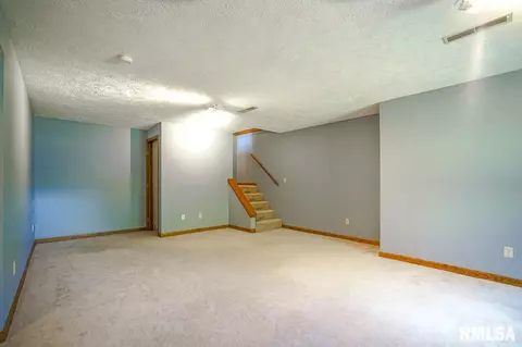 1907 Century Dr, Eureka, IL 61530 photo 36
