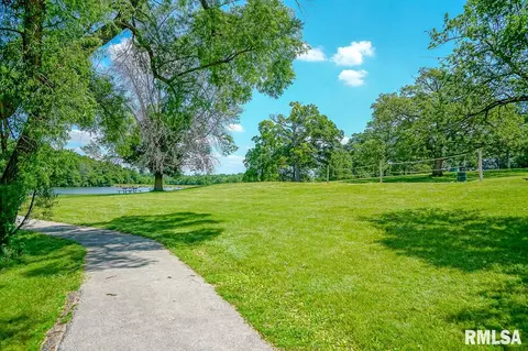 1907 Century Dr, Eureka, IL 61530 photo 37