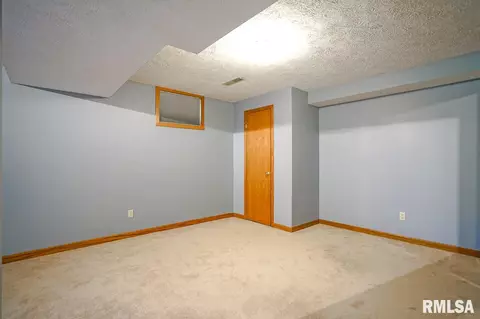 1907 Century Dr, Eureka, IL 61530 photo 34
