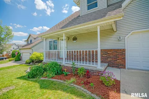 1907 Century Dr, Eureka, IL 61530 photo 2