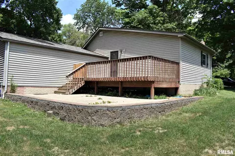 204 N Shaft St, Eureka, IL 61530 photo 4