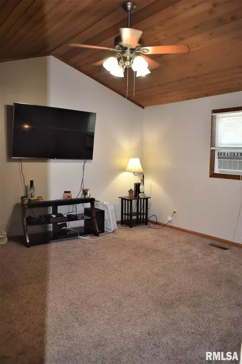 204 N Shaft St, Eureka, IL 61530 photo 7