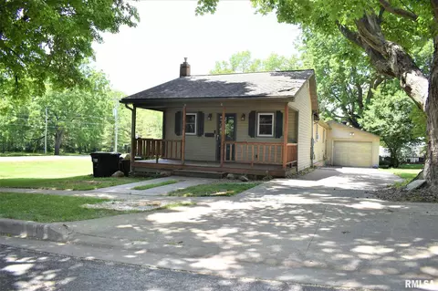 204 N Shaft St, Eureka, IL 61530 photo 1