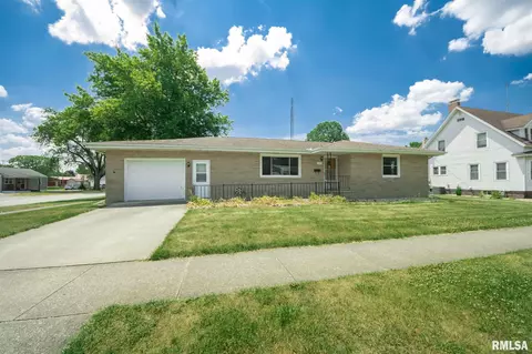 203 W 5th St, Minonk, IL 61760 photo 1