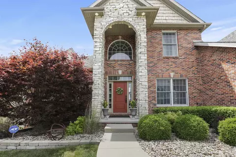 2012 Ebo Ln, Bloomington, IL 61704 photo 2