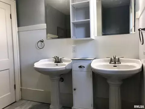 205 N Meek St, Eureka, IL 61530 photo 29