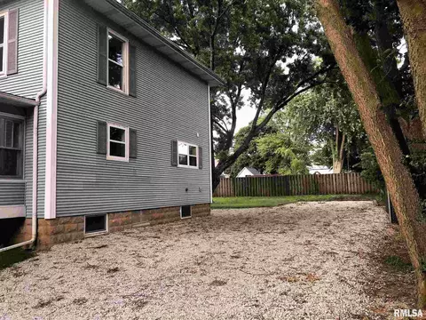 205 N Meek St, Eureka, IL 61530 photo 40