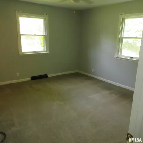 23325 N Traer Ln, Cuba, IL 61427 photo 2