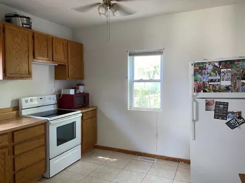 810 Elm St, Canton, IL 61520 photo 5