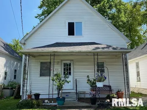 810 Elm St, Canton, IL 61520 photo 1