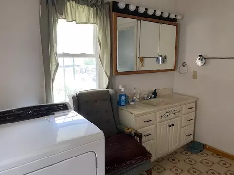 810 Elm St, Canton, IL 61520 photo 9