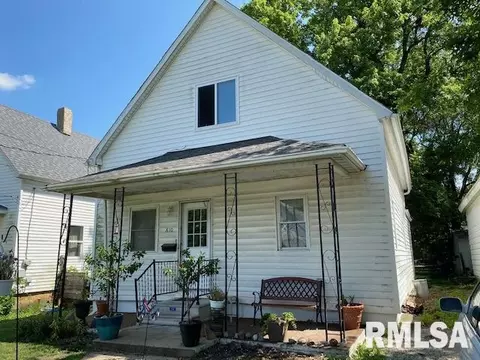 810 Elm St, Canton, IL 61520 photo 2