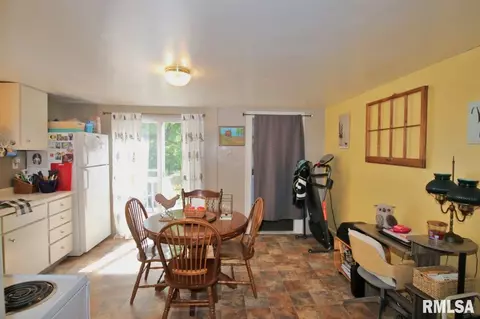 501 S Henry St, Eureka, IL 61530 photo 18