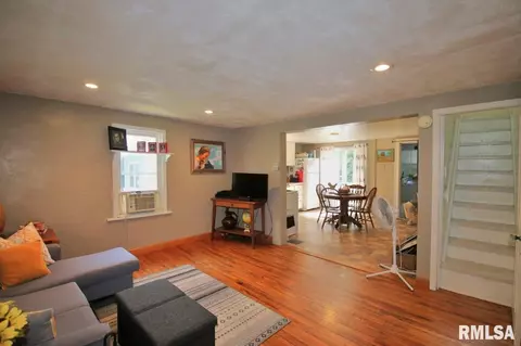 501 S Henry St, Eureka, IL 61530 photo 9