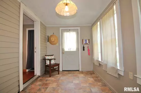 501 S Henry St, Eureka, IL 61530 photo 7